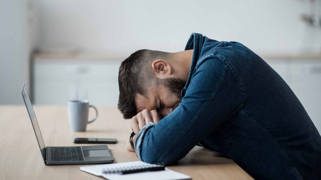 Dampak Mental Fatigue (Kelelahan Mental) terhadap Performa Kerja dan Cara Mengembalikan Semangat yang Hilang