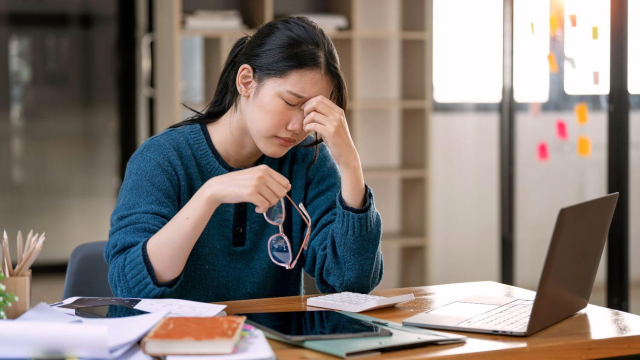 Cara Mengatasi Workplace Burnout bagi Karyawan yang Bekerja dari Rumah (WFH)